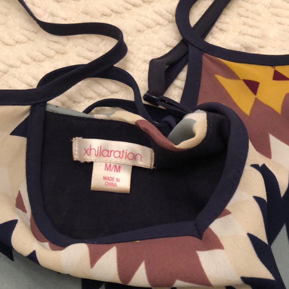 Short summer dress with cute design - Picture 3 of 5